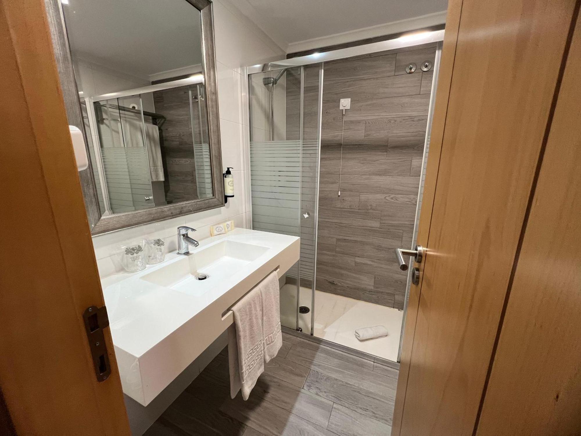 Be One Hotel Caldas Da Rainha - By Mhmb Hospitality Zimmer foto